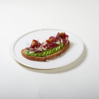 Tostada De Aguacate y Jamón Ibérico