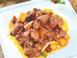 Zampe di maiale con le spezie piccante