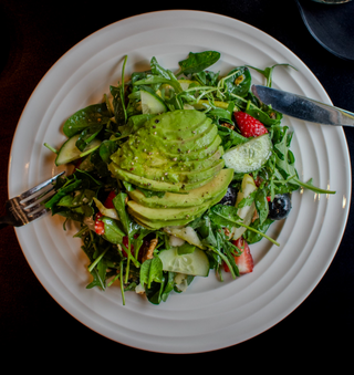 Salată cu Avocado