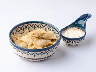 Вареники з мʼясом зі сметаною (360/50g)