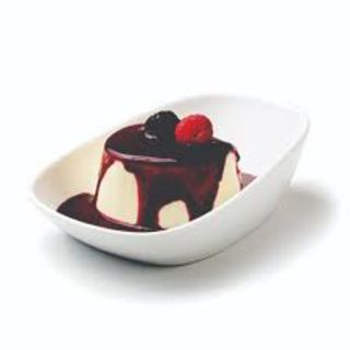 Panna cotta de vainilla y frutos rojos