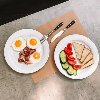 Яєчня з беконом