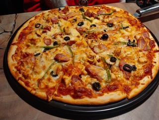 Chicken Supreme Pizza Medium