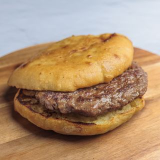 Pljeskavica u somunu 150 g