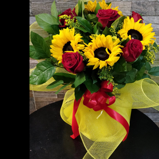 Girasole con rose rosso