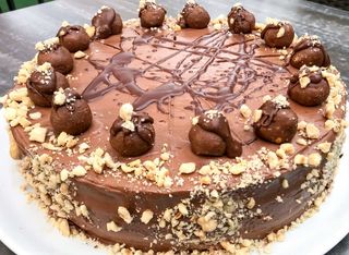 Лешникова торта (парче)