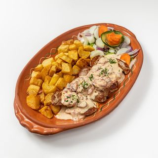 Svinjski file sa seljačkom garniturom