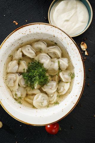 Пельмени с бульоном (320г)