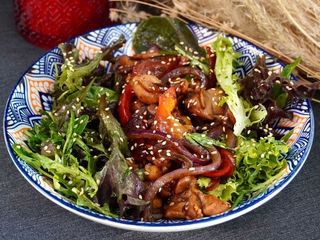 Теплий салат з куркою (300g)