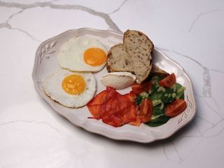 GLOVОЯєчня з лососем (220g)