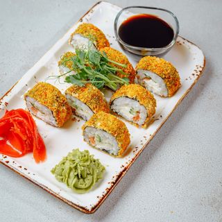 Жаренный ролл с угрем