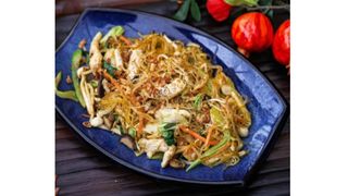 Makaron smażony z krewetkami