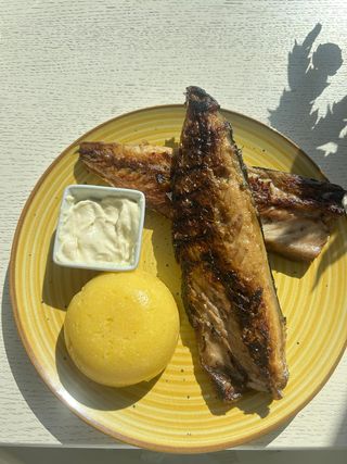 Meniu - Macrou + Mamaliga + Usturoi + Racoritoare