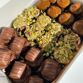 Pack para celebrar 24 mini bites brownies 