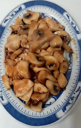 Pollo Con Champiñones