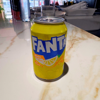 Fanta Limón 