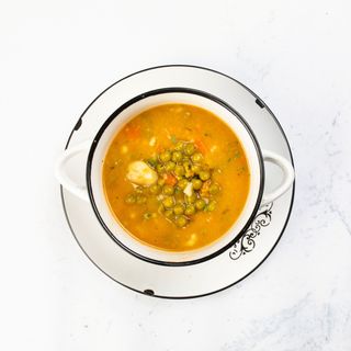 Grašak s domaćim noklicama