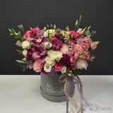 Cutie gri cu trandafiri, orhidee, garoafe (M)