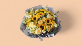 ვარდებისა და მზესუმზირების მიქსი