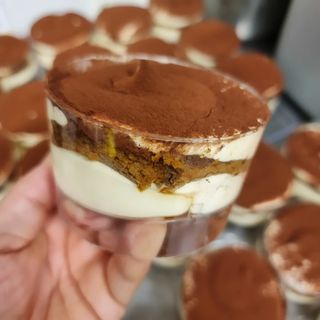 TIRAMISÙ artigianale in vaschetta.   2/3 persone 