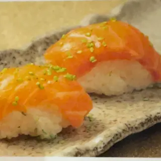 Salmon Niguiri