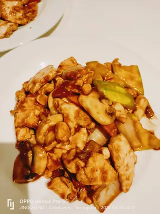 62,Pollo Con Almendras