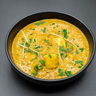 Mutter Paneer Lasuni