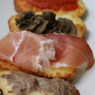 Crostini mixtos  varios (4 pzs.)