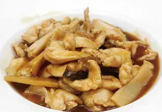 315. Pollo Con Bambú Y Setas