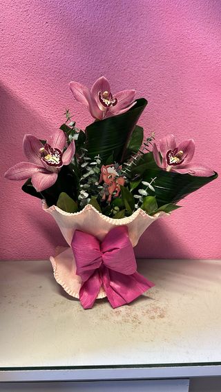 Encanto de Orquídeas com Ornamento