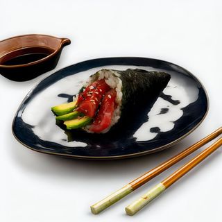 45.- Temaki Atún