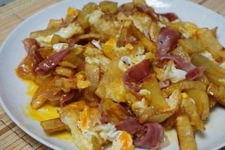 Huevos Fritos con Jamón y Patatas Fritas