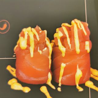 176. Gunkan De Atún Picante (2 Uds.)