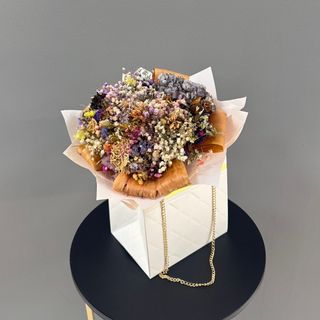 Ramo de flores con caja 