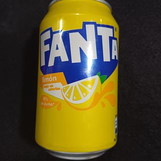 Fanta Limón lata 330ml.