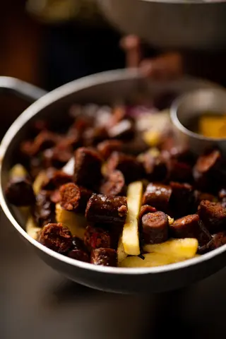 Domaća juneća ljuta kobasica  350gr
