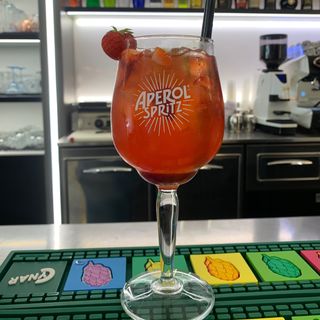 Strawberries Lemon Spritz