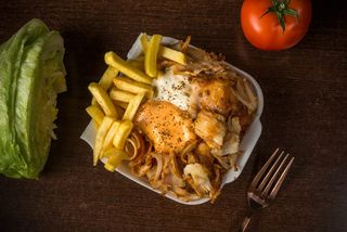 Carne, cartofi și sos