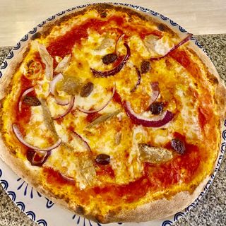 Pizza tonnata (33 cm.)