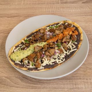 Huaraches de ternera