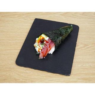 Temaki de atún (1 pieza)