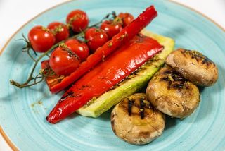 Legume la grătar cu pesto