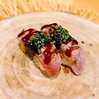 23C.Nigiri De Atún Flameado (2 Pzs.)