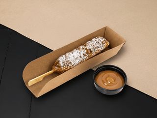 Corn dog z bananem (130g)