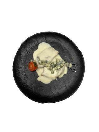 Medaljoni u sosu od plavog sira