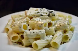 Pasta Con Salsa De Roquefort