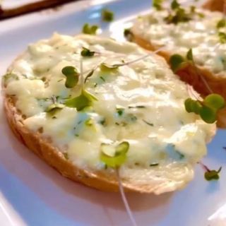 Чесночный хлеб