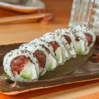 Atún avocado (8 piezas)