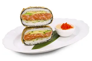 Sushi burger Big z łososiem i awokado