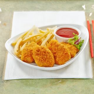 Nuggets de pollo con patatas